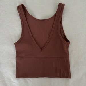 Lululemon power pivot top